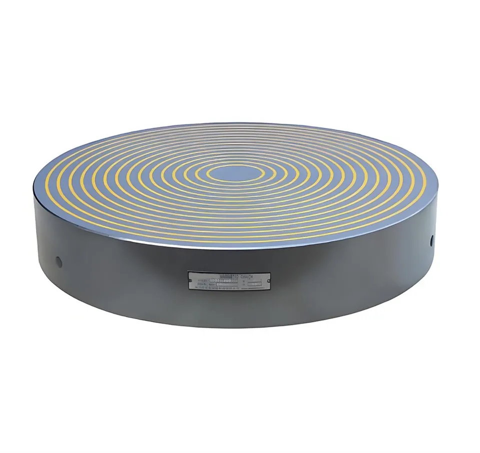 Okrúhle elektromagnetické skľučovadlo so sústrednými pólmi